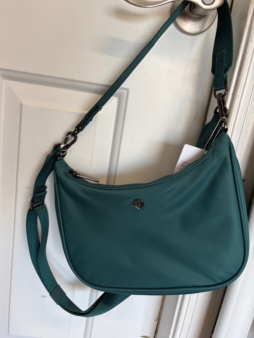 Lululemon Crossbody-Shoulder Bag-New - Picture 2 of 3